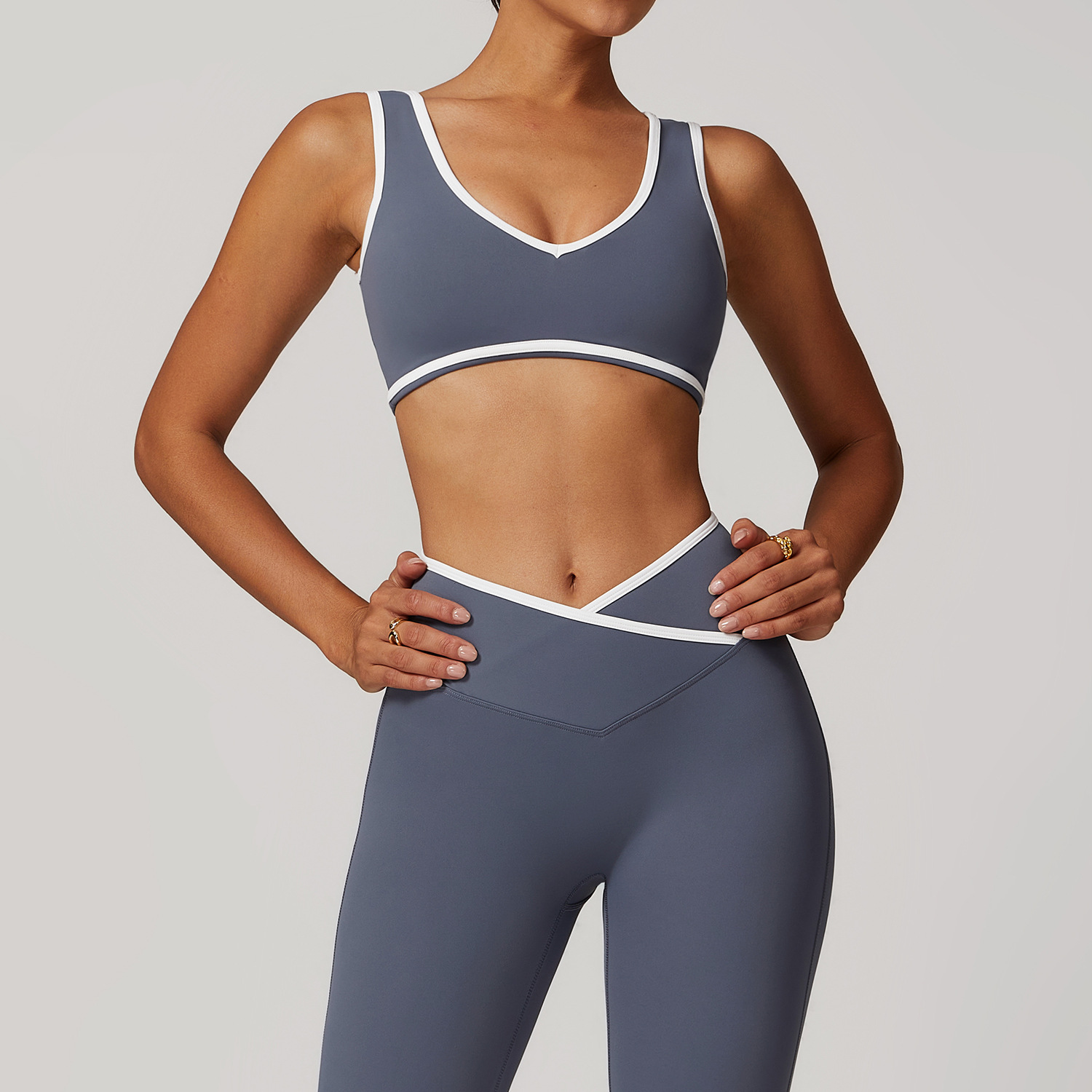 V-Neck Sports Bra Women Top Pu - مراجعة Minimizer Bra Women وسعره